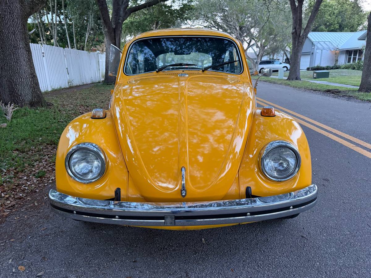 Volkswagen-beetle-1974-yellow