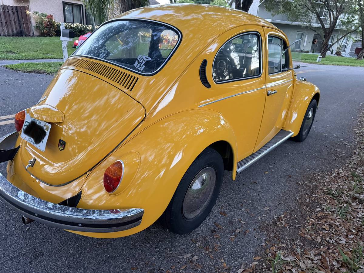 Volkswagen-beetle-1974-yellow-3
