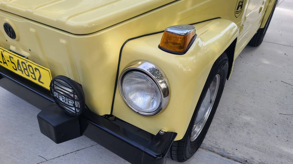 Volkswagen-beetle-1974-yellow-5