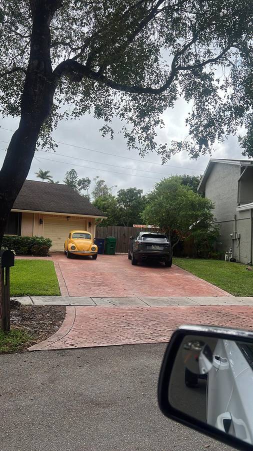Volkswagen-beetle-1974-yellow-6