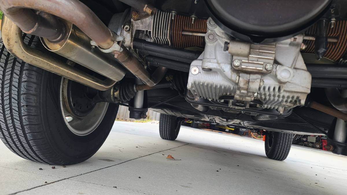 Volkswagen-beetle-1974-yellow-9