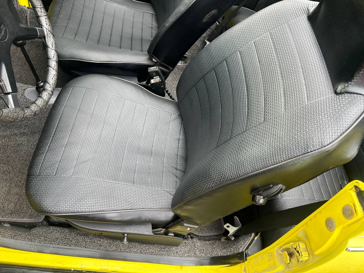 Volkswagen-beetle-cabriolet-1974-19