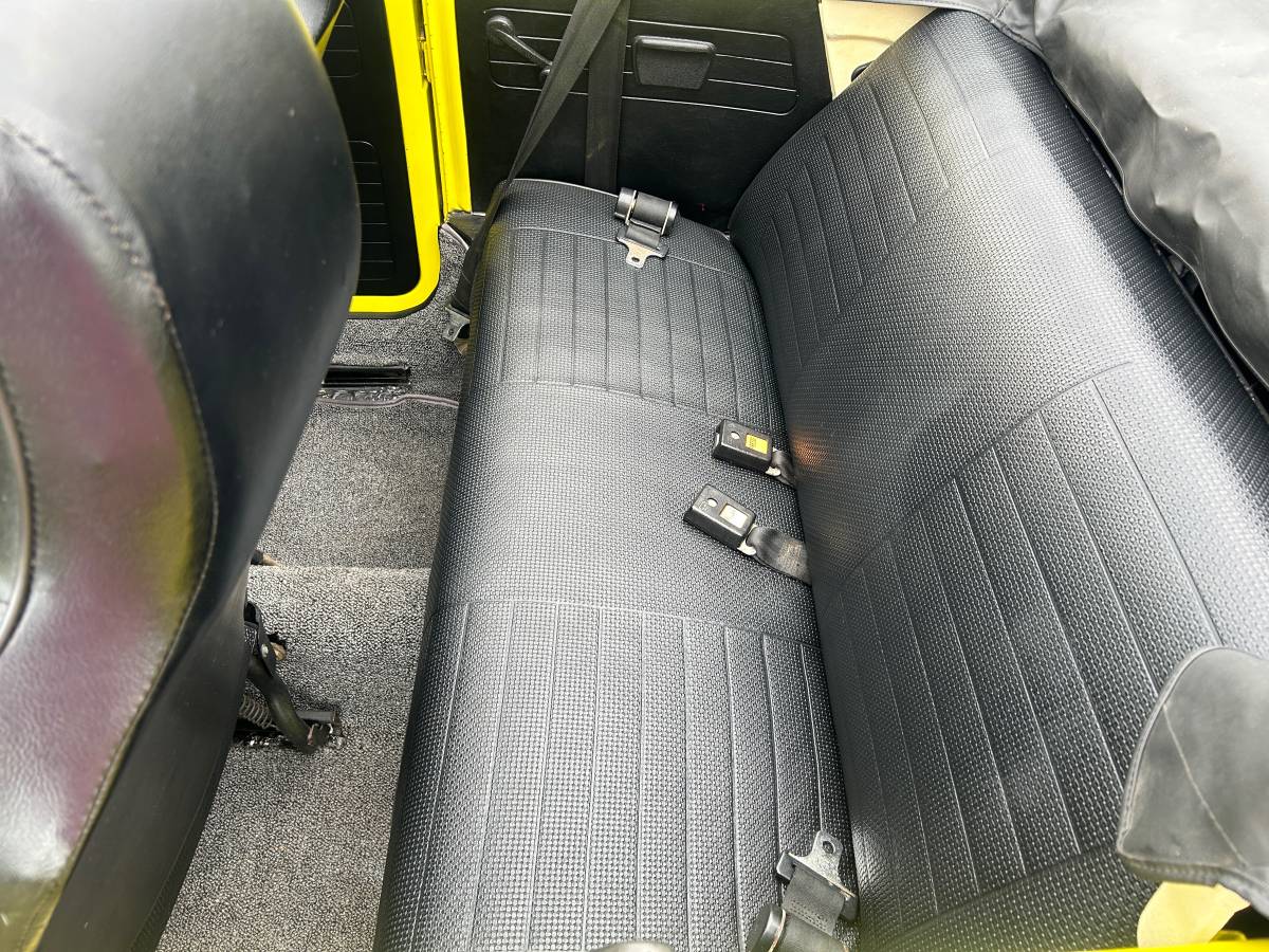 Volkswagen-beetle-cabriolet-1974-2