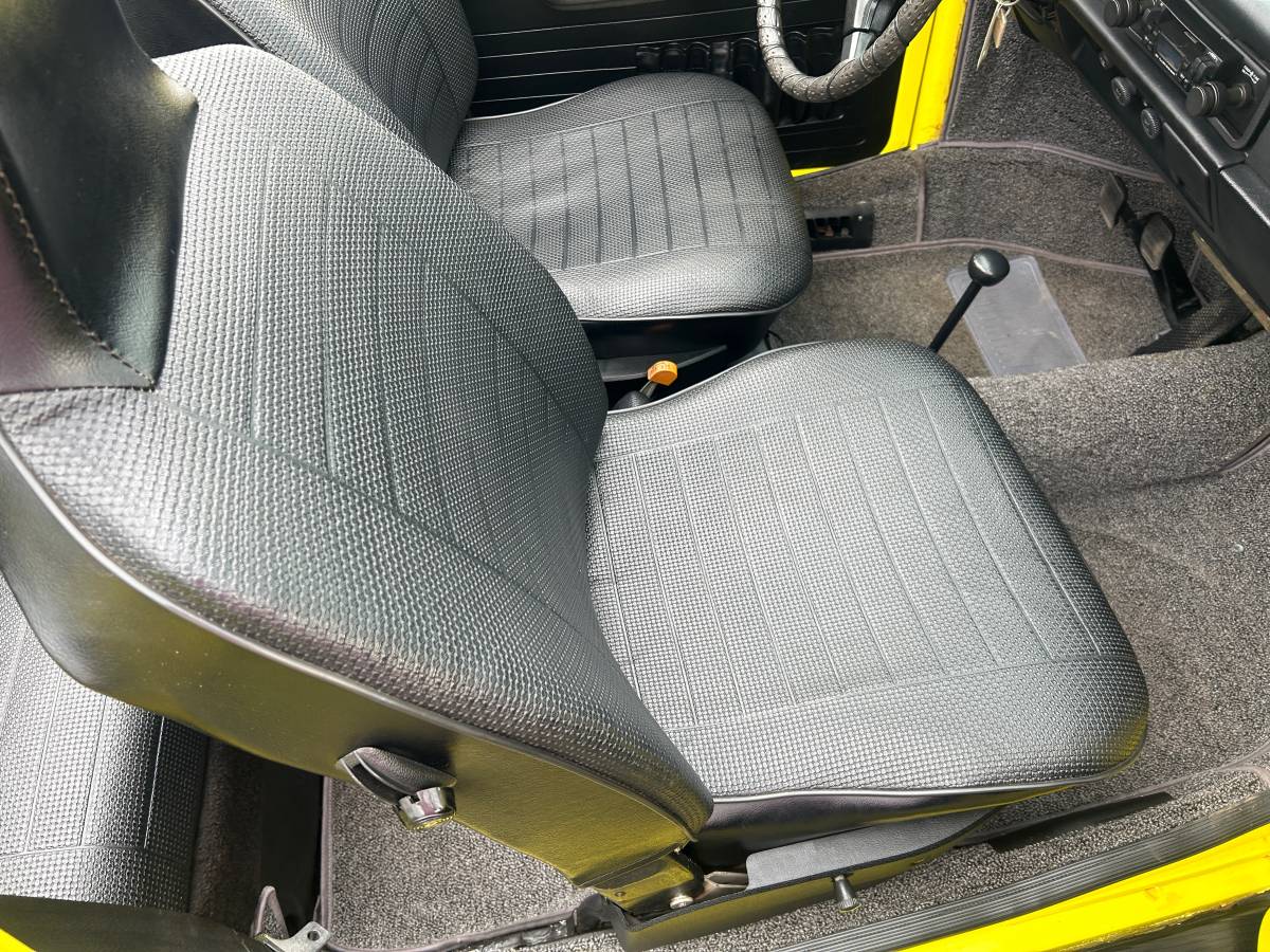 Volkswagen-beetle-cabriolet-1974-4