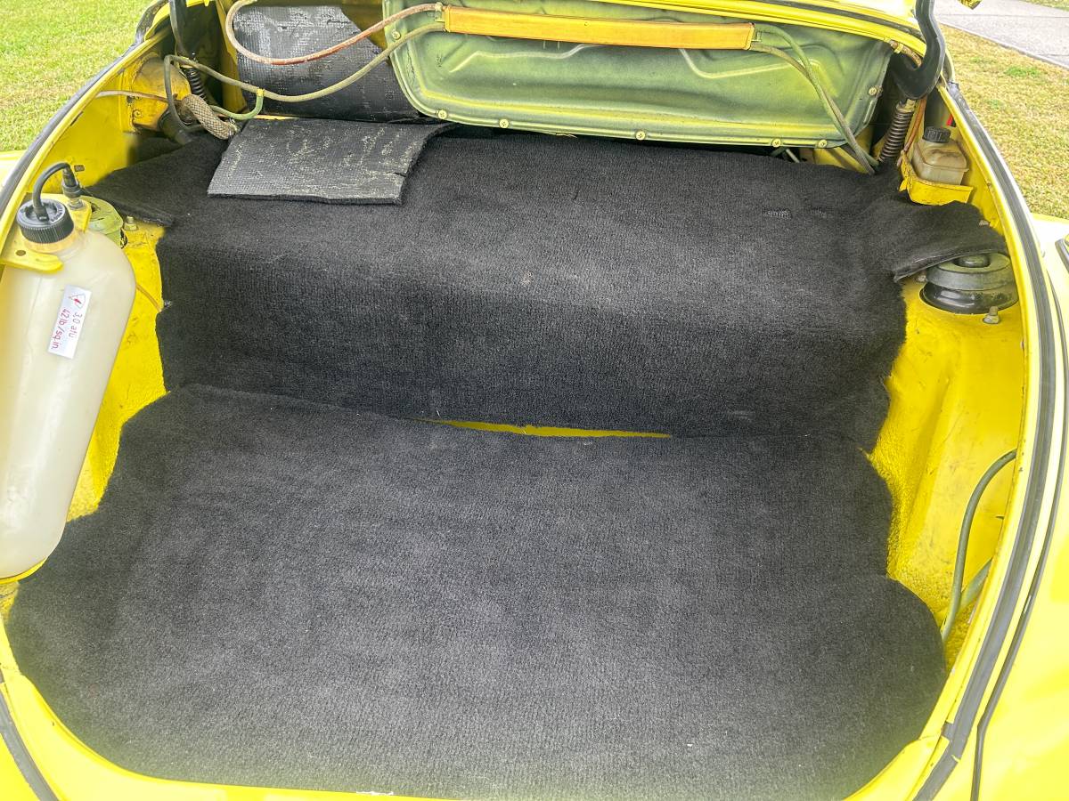 Volkswagen-beetle-cabriolet-1974-8