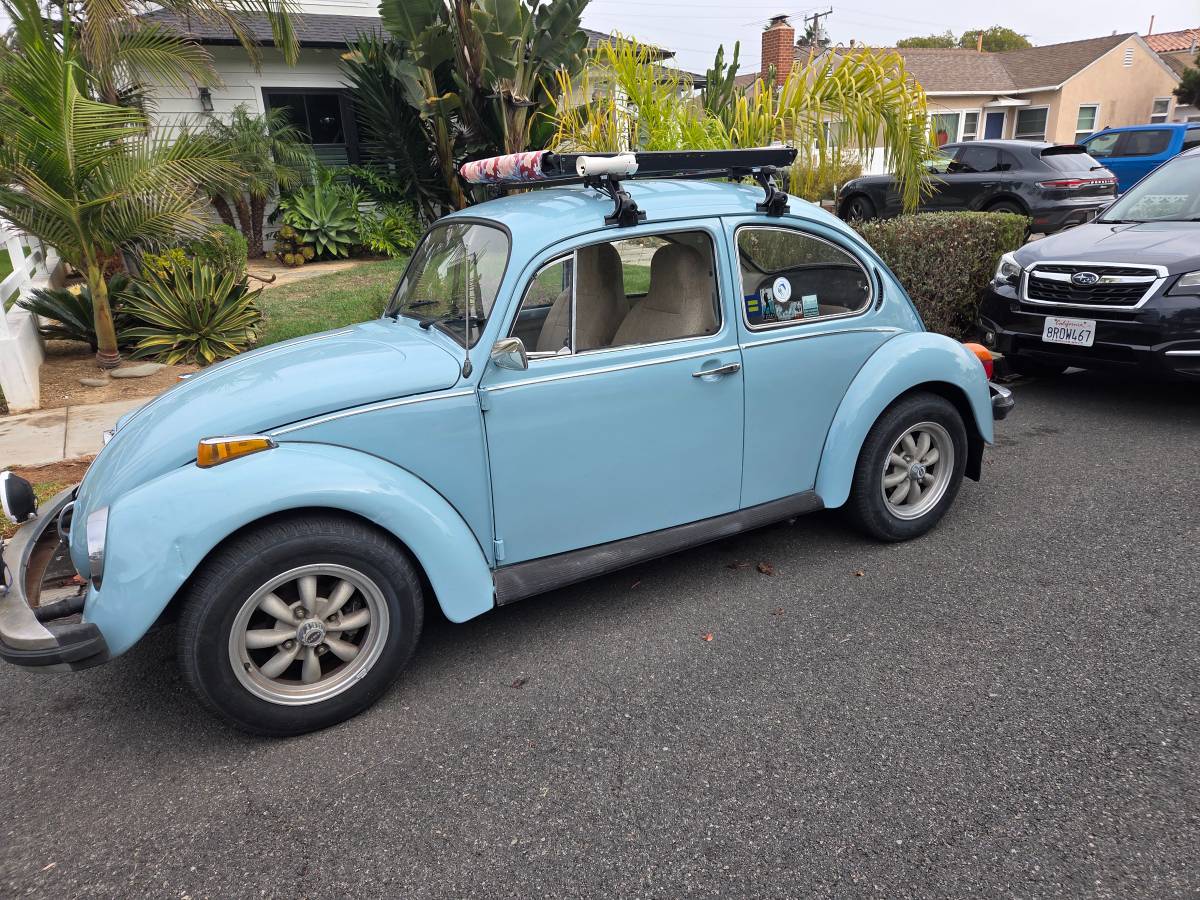 Volkswagen-bug-1974-blue-1