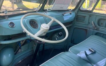 Volkswagen-bus-1964-green-4