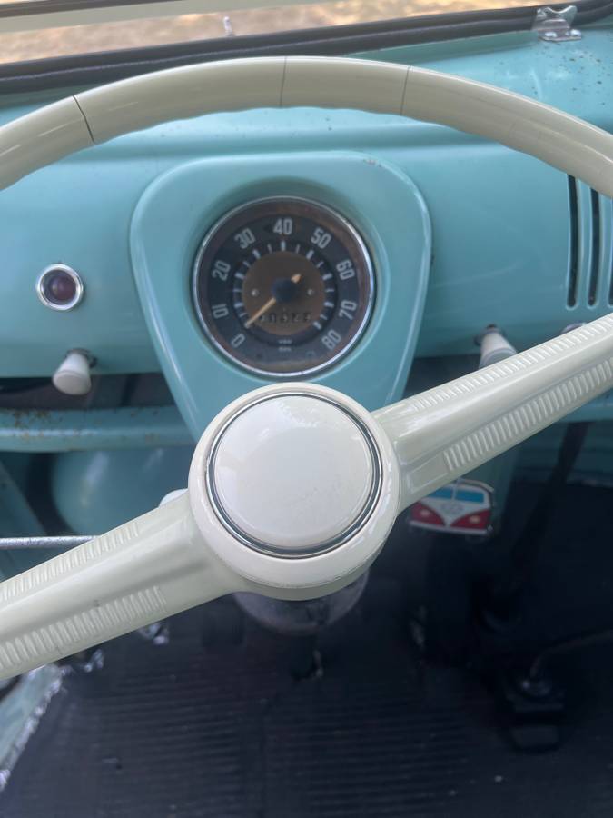 Volkswagen-bus-1964-green-5