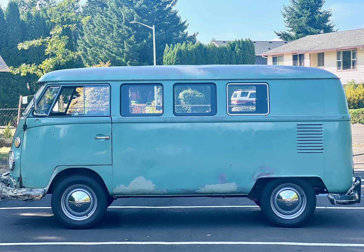 Volkswagen-bus-1964-green-7