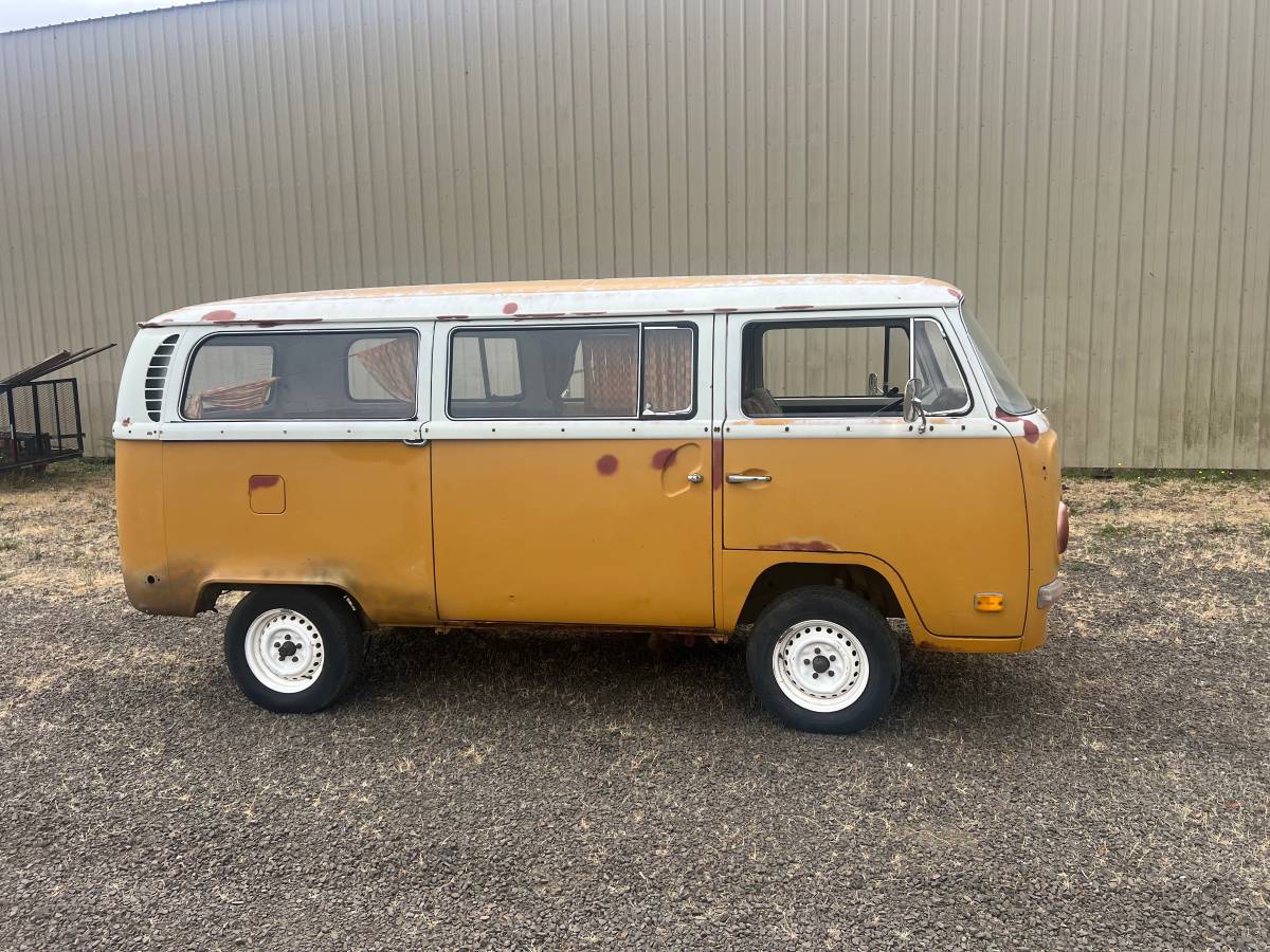 Volkswagen-bus-1971-1