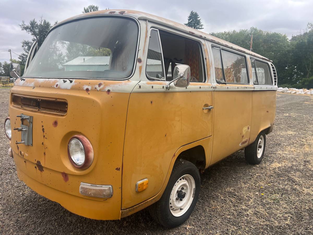 Volkswagen-bus-1971-6