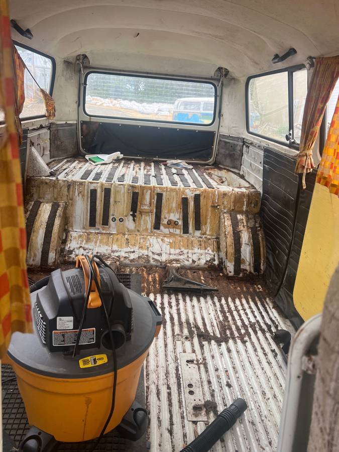 Volkswagen-bus-1971-7