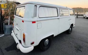 Volkswagen-bus-1972-5