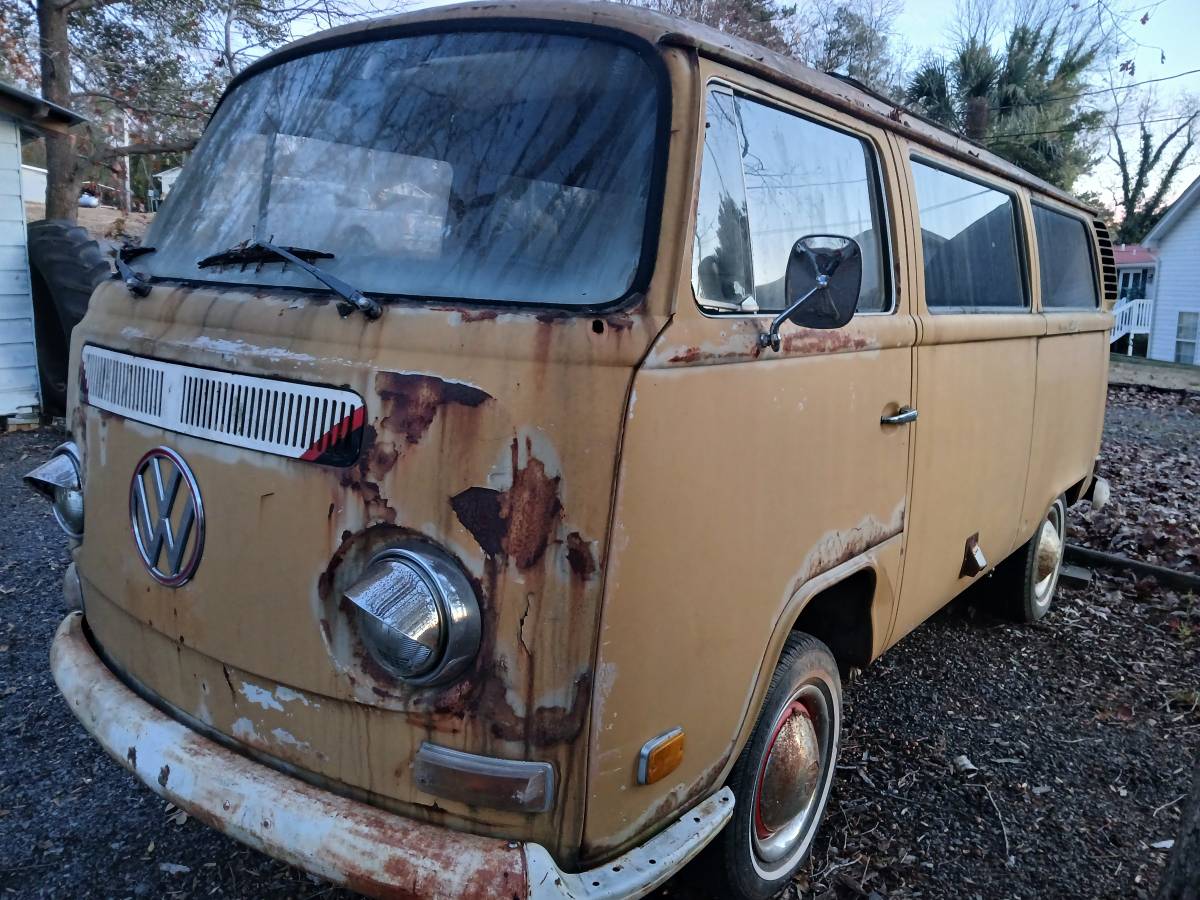 Volkswagen-bus-1972-orange-1