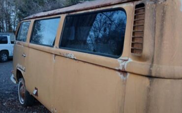 Volkswagen-bus-1972-orange-3