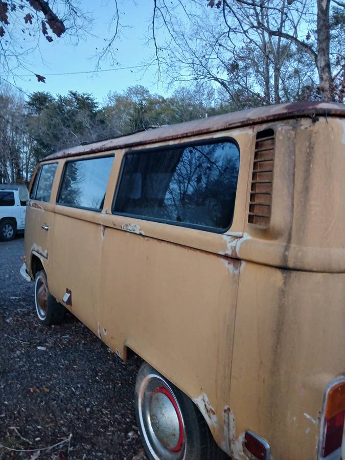 Volkswagen-bus-1972-orange-3