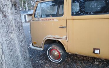 Volkswagen-bus-1972-orange