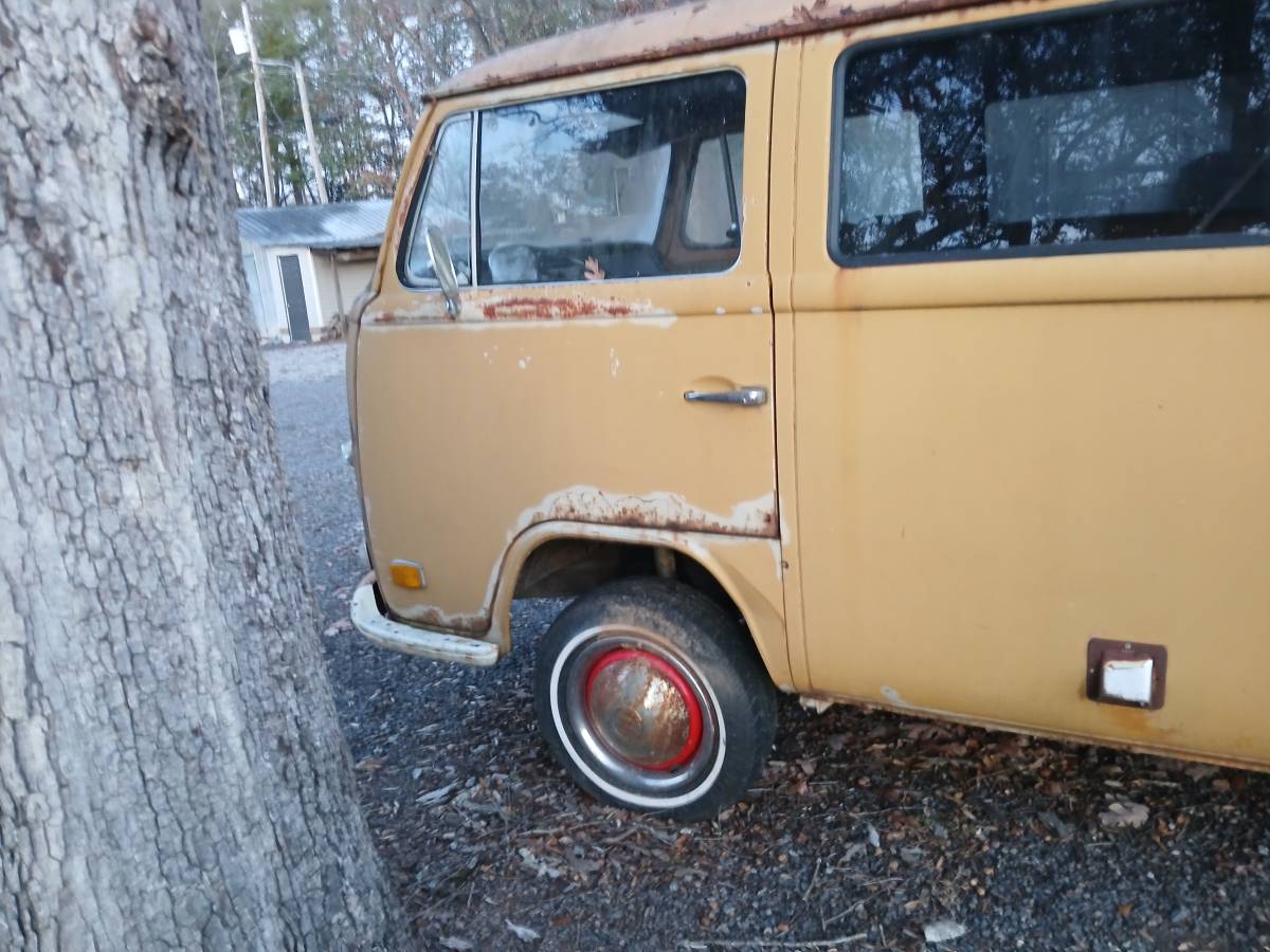 Volkswagen-bus-1972-orange