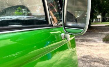 Volkswagen-bus-1973-green-5