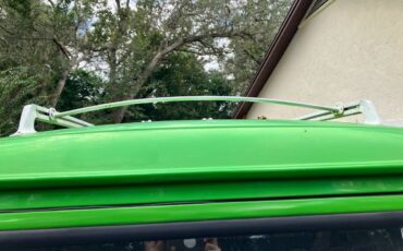 Volkswagen-bus-1973-green-7