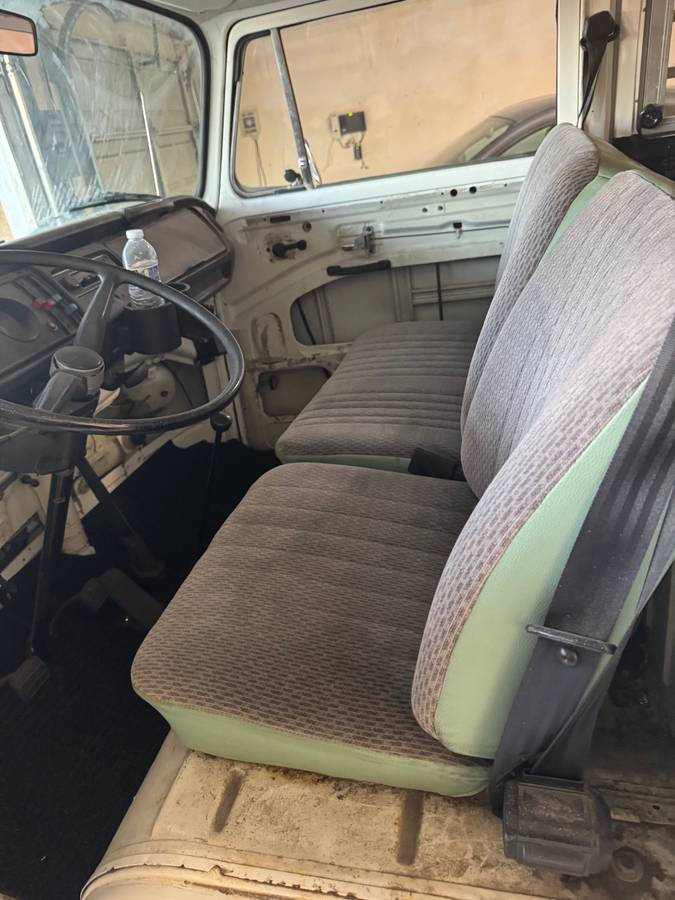 Volkswagen-bus-type-ll-1971-12