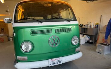 Volkswagen-bus-type-ll-1971-2