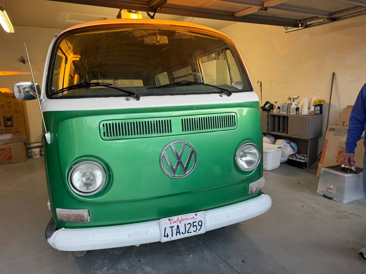 Volkswagen-bus-type-ll-1971-2