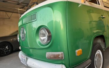 Volkswagen-bus-type-ll-1971-3