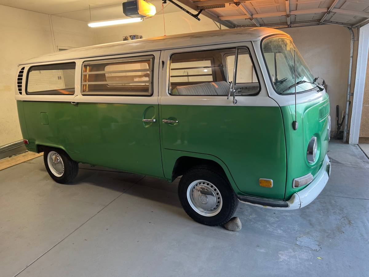 Volkswagen-bus-type-ll-1971-5
