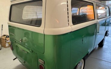 Volkswagen-bus-type-ll-1971-8