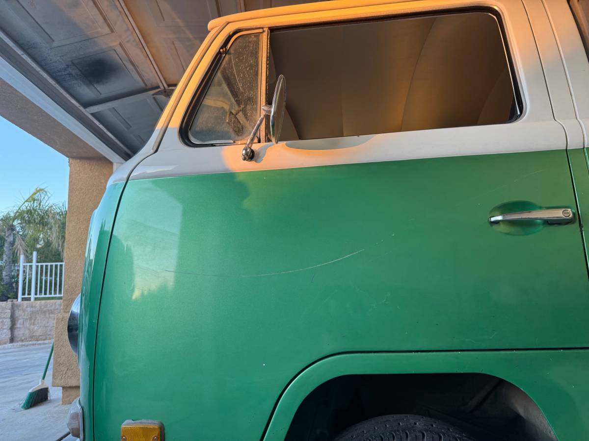 Volkswagen-bus-type-ll-1971-9