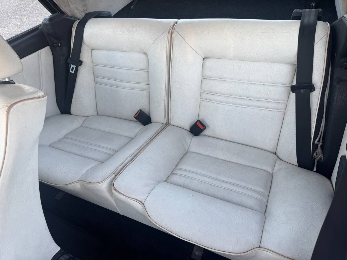 Volkswagen-cabriolet-wolfsburg-1992-white-1