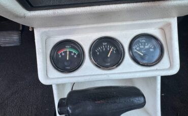 Volkswagen-cabriolet-wolfsburg-1992-white-12