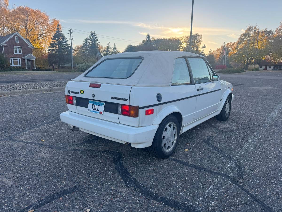 Volkswagen-cabriolet-wolfsburg-1992-white-22
