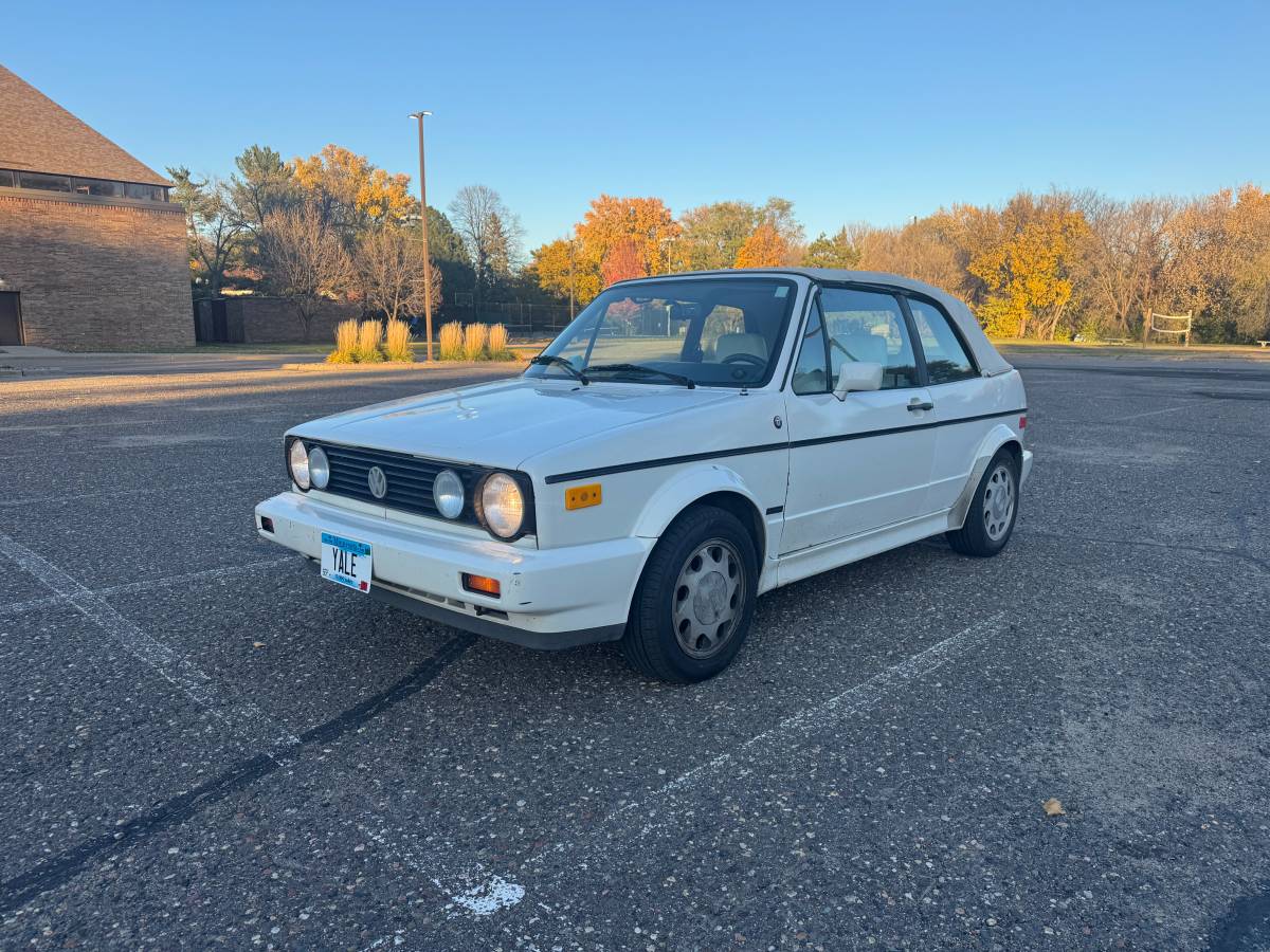 Volkswagen-cabriolet-wolfsburg-1992-white-4