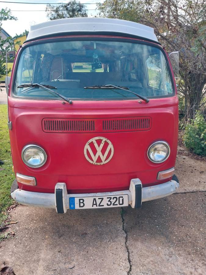 Volkswagen-camper-bus-1971-red
