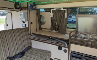 Volkswagen-diesel-1982-yellow-3