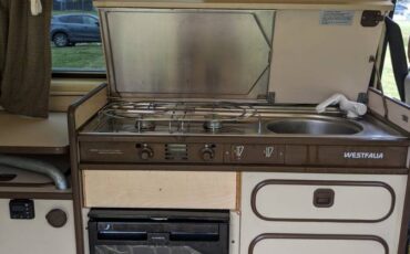 Volkswagen-diesel-1982-yellow-4