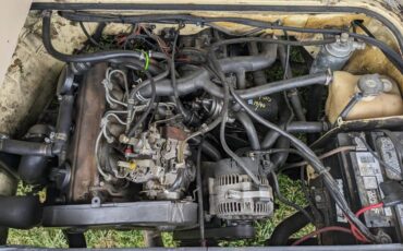 Volkswagen-diesel-1982-yellow-5