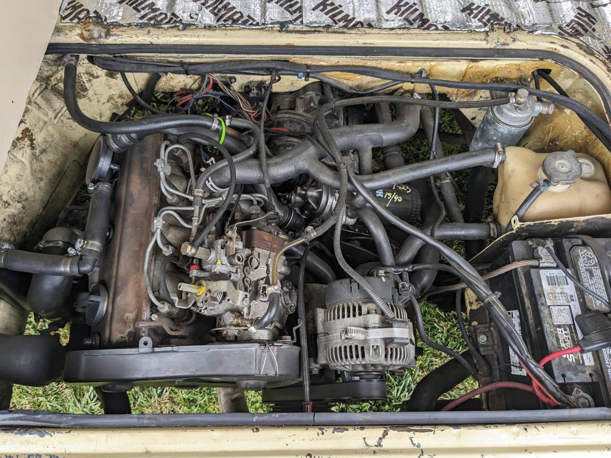 Volkswagen-diesel-1982-yellow-5