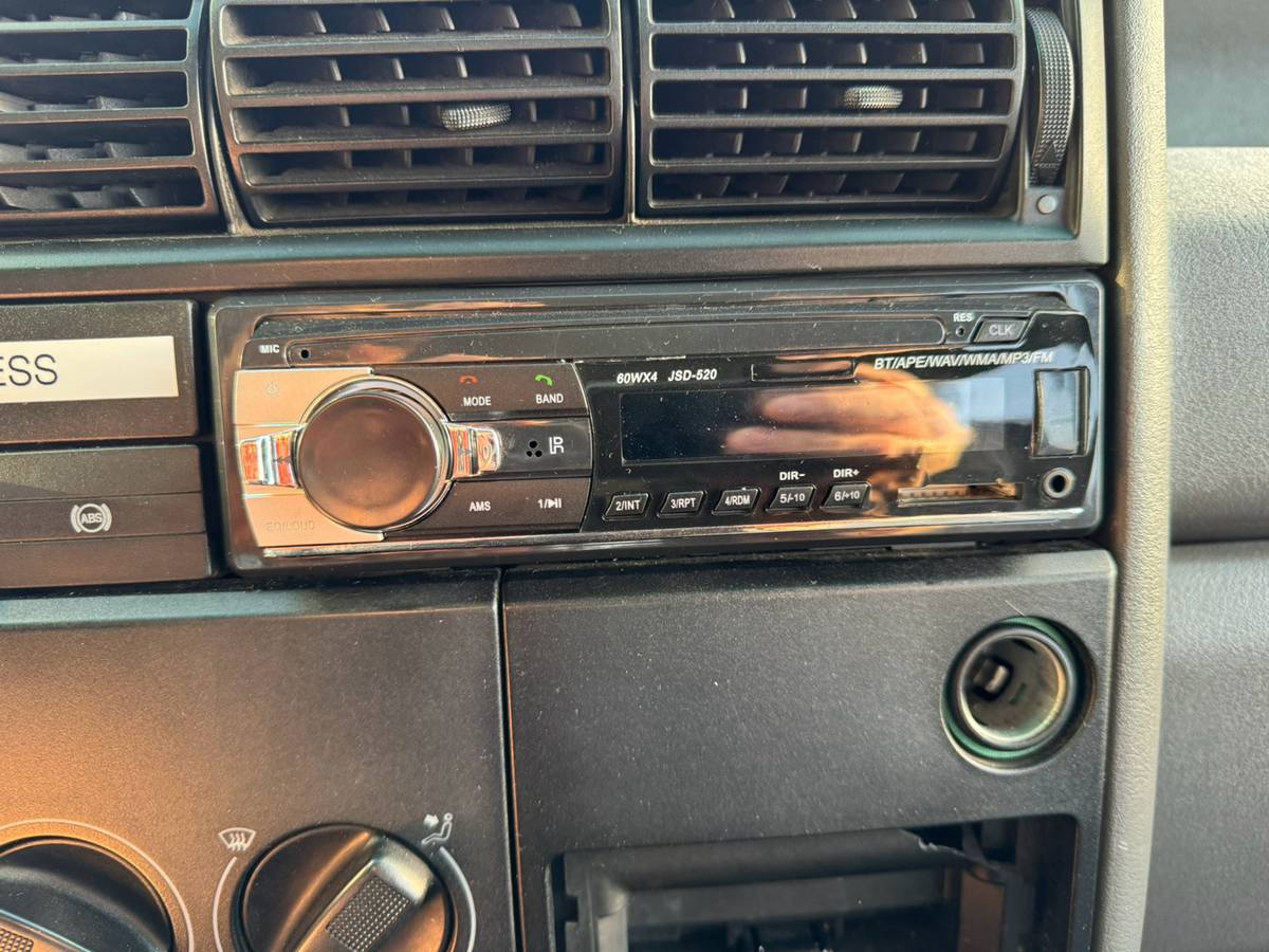 Volkswagen-diesel-1996-green-17