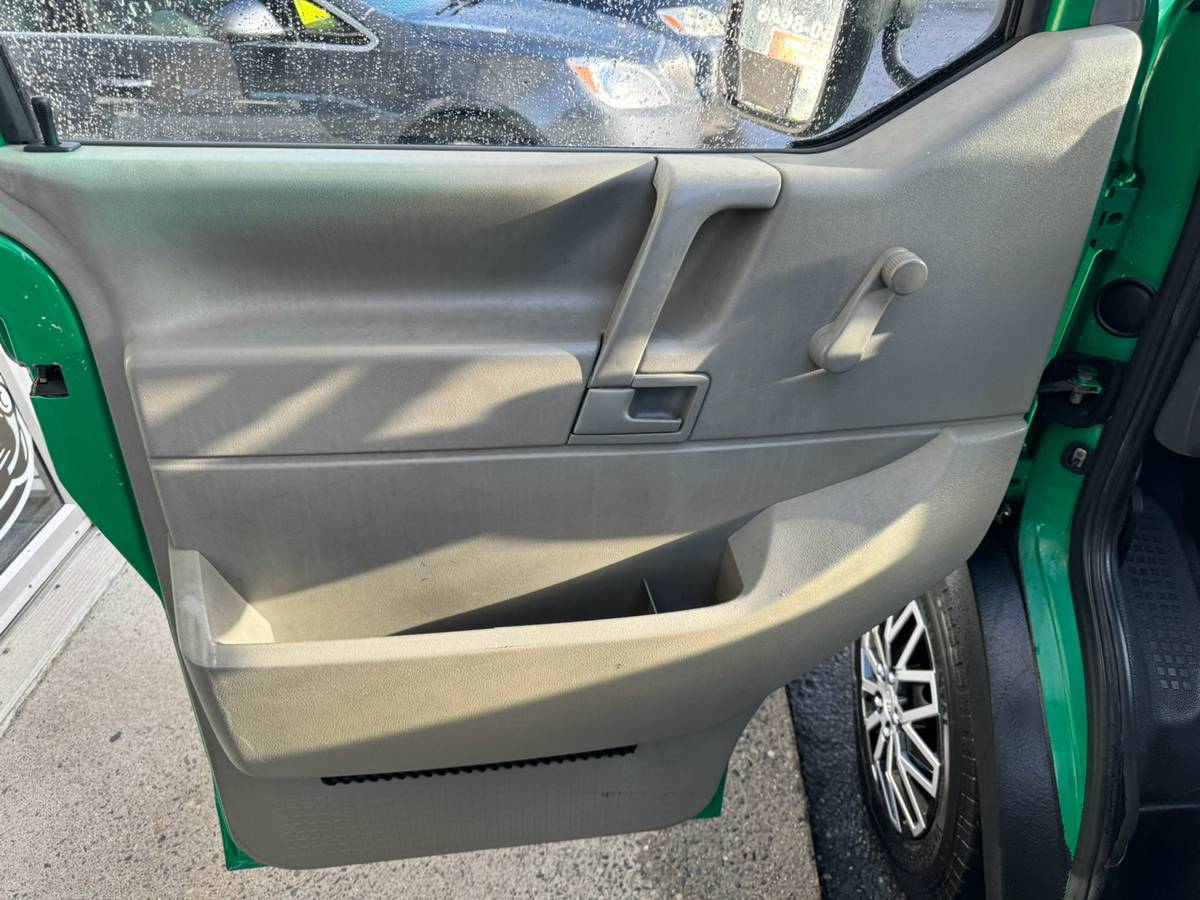 Volkswagen-diesel-1996-green-18