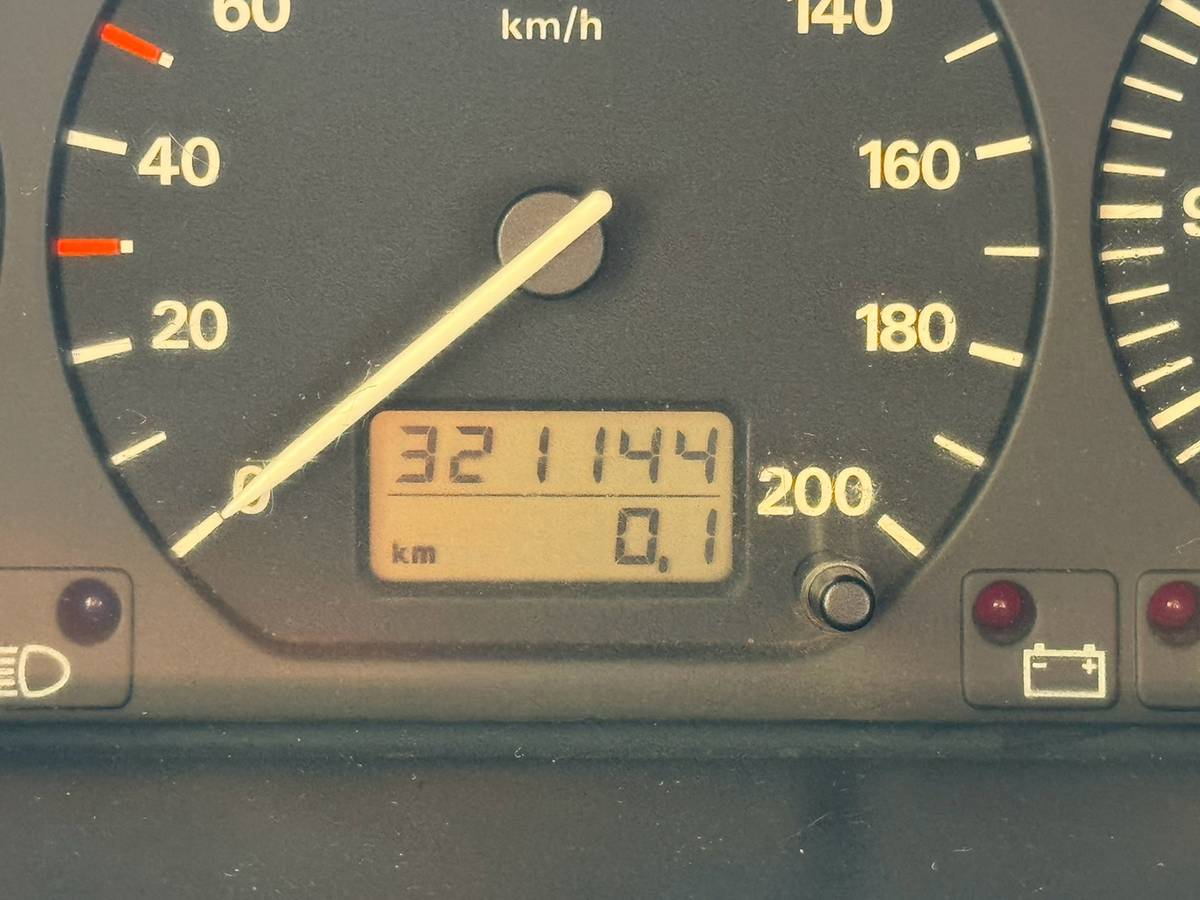 Volkswagen-diesel-1996-green-20