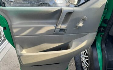 Volkswagen-diesel-1996-green-31