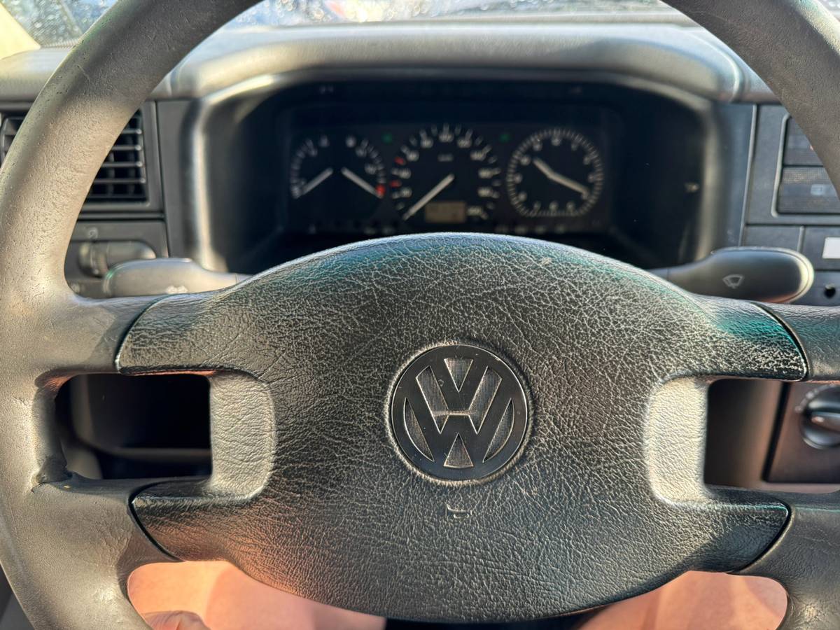 Volkswagen-diesel-1996-green-32