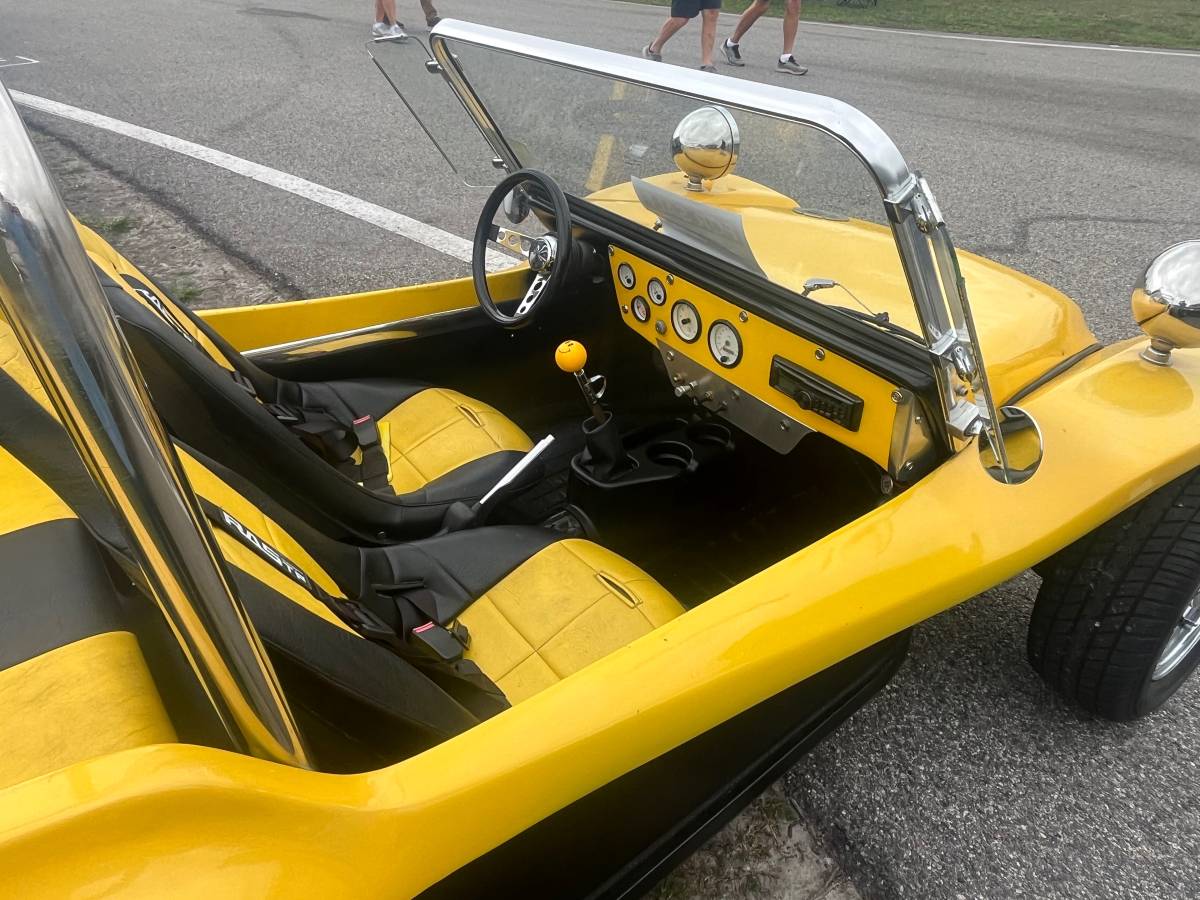 Volkswagen-dunn-buggy-1963-yellow-4