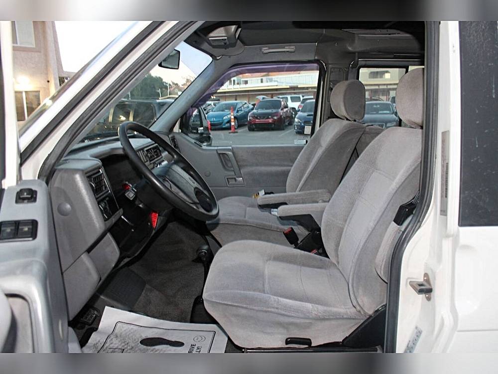 Volkswagen-eurovan-1993-white-15