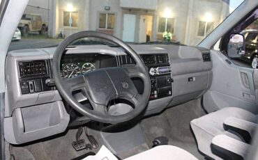 Volkswagen-eurovan-1993-white-17