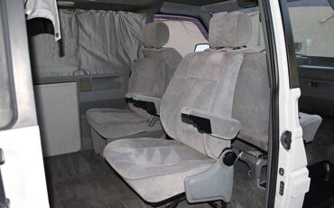 Volkswagen-eurovan-1993-white-19