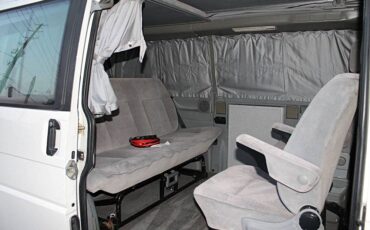 Volkswagen-eurovan-1993-white-20